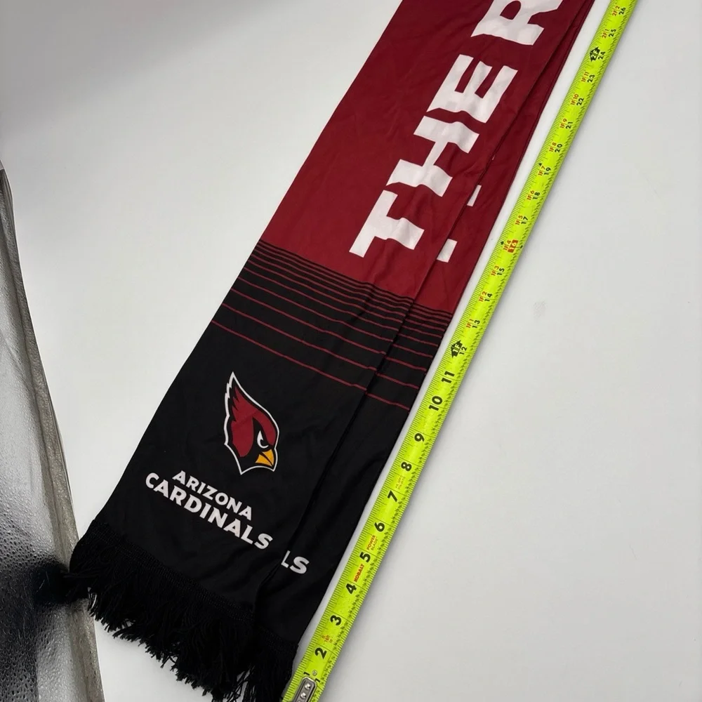 Red‎ and Black Fan Scarf